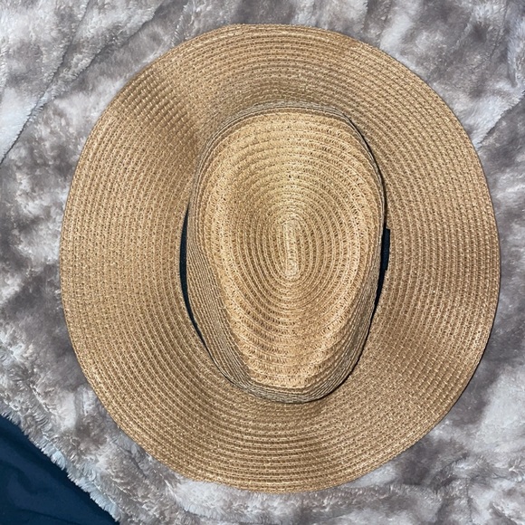 FALL / WINTER HAT - Picture 6 of 11